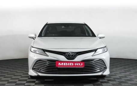 Toyota Camry, 2018 год, 2 679 000 рублей, 2 фотография