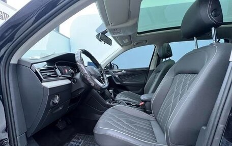 Volkswagen Tiguan II, 2023 год, 2 350 000 рублей, 12 фотография