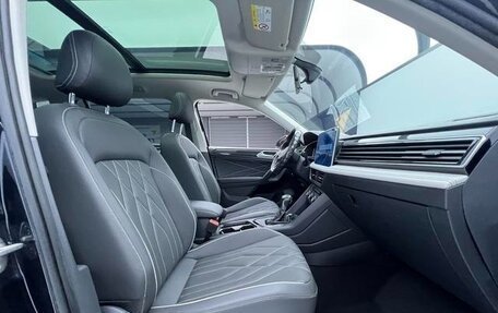 Volkswagen Tiguan II, 2023 год, 2 350 000 рублей, 13 фотография