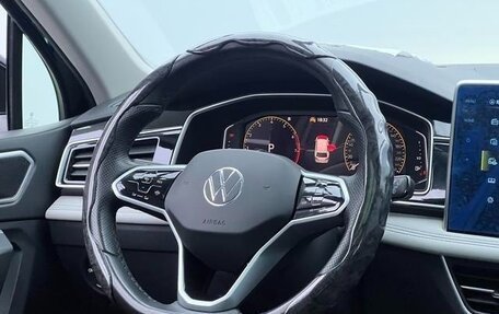 Volkswagen Tiguan II, 2023 год, 2 350 000 рублей, 16 фотография