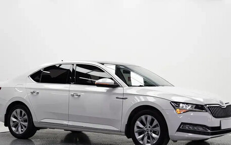 Skoda Superb III рестайлинг, 2022 год, 2 149 911 рублей, 6 фотография