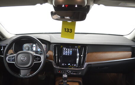 Volvo S90 II рестайлинг, 2017 год, 2 030 000 рублей, 23 фотография