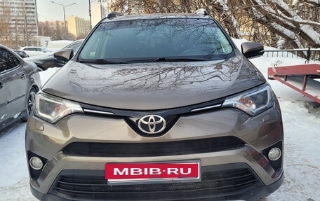 Toyota RAV4, 2015 год, 2 550 000 рублей, 1 фотография