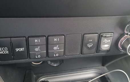 Toyota RAV4, 2015 год, 2 550 000 рублей, 14 фотография