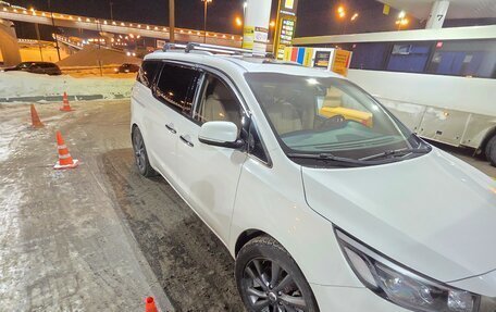 KIA Carnival III, 2019 год, 2 550 000 рублей, 5 фотография