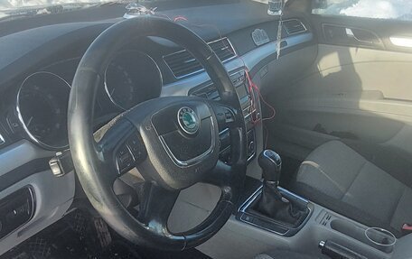 Skoda Superb III рестайлинг, 2011 год, 800 000 рублей, 4 фотография