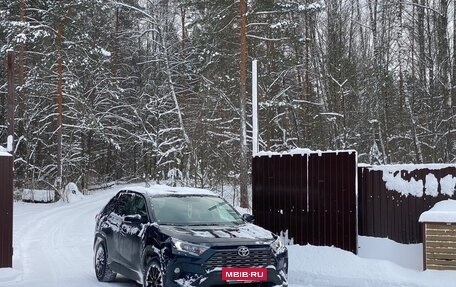 Toyota RAV4, 2019 год, 3 960 000 рублей, 10 фотография