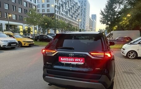 Toyota RAV4, 2019 год, 3 960 000 рублей, 12 фотография