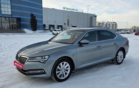 Skoda Superb III рестайлинг, 2019 год, 2 980 000 рублей, 2 фотография