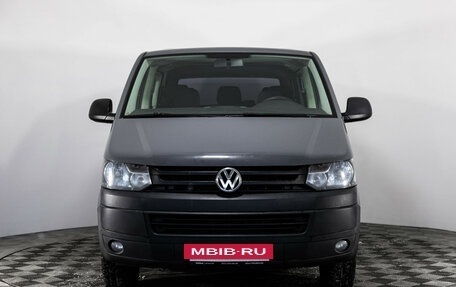 Volkswagen Caravelle T5, 2014 год, 2 199 000 рублей, 2 фотография