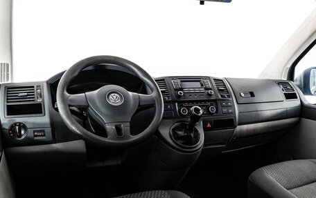 Volkswagen Caravelle T5, 2014 год, 2 199 000 рублей, 11 фотография