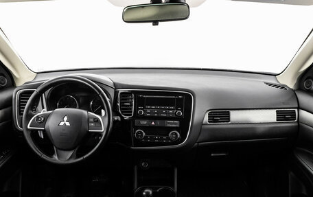 Mitsubishi Outlander III рестайлинг 3, 2012 год, 1 299 000 рублей, 10 фотография
