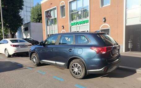 Mitsubishi Outlander III рестайлинг 3, 2019 год, 2 200 000 рублей, 4 фотография