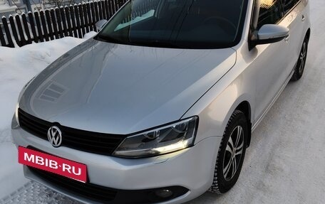 Volkswagen Jetta VI, 2013 год, 1 150 000 рублей, 2 фотография