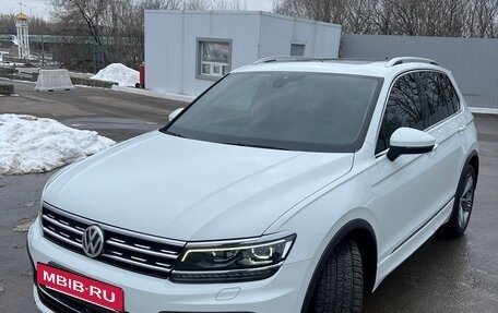 Volkswagen Tiguan II, 2019 год, 3 200 000 рублей, 2 фотография