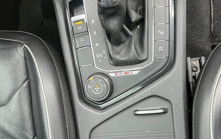 Volkswagen Tiguan II, 2019 год, 3 200 000 рублей, 17 фотография