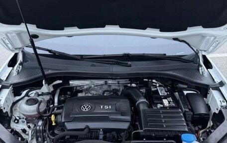 Volkswagen Tiguan II, 2019 год, 3 200 000 рублей, 23 фотография