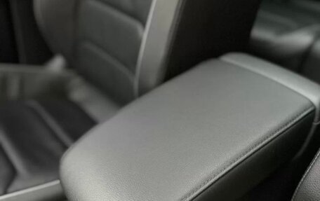 Volkswagen Tiguan II, 2019 год, 3 200 000 рублей, 25 фотография