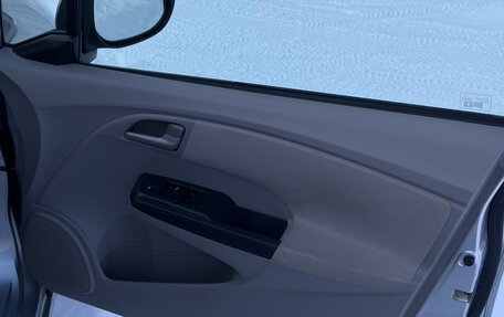 Honda Insight II рестайлинг, 2009 год, 930 000 рублей, 8 фотография