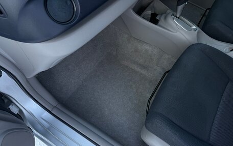 Honda Insight II рестайлинг, 2009 год, 930 000 рублей, 13 фотография