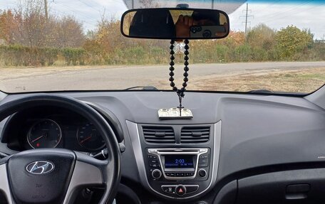 Hyundai Solaris II рестайлинг, 2016 год, 845 000 рублей, 10 фотография