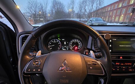 Mitsubishi Outlander III рестайлинг 3, 2019 год, 1 850 000 рублей, 19 фотография