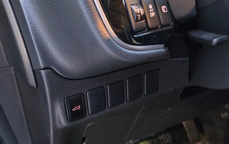 Mitsubishi Outlander III рестайлинг 3, 2019 год, 1 850 000 рублей, 14 фотография