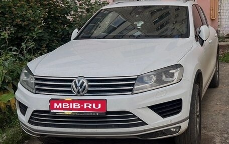 Volkswagen Touareg III, 2016 год, 2 660 000 рублей, 2 фотография