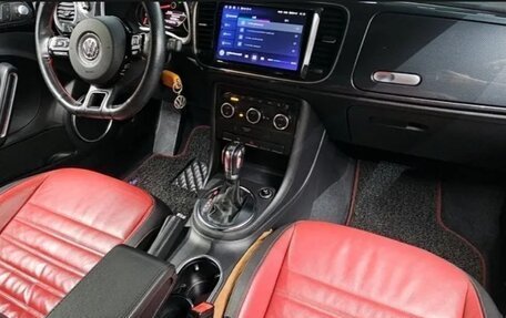 Volkswagen Beetle, 2014 год, 1 900 000 рублей, 11 фотография