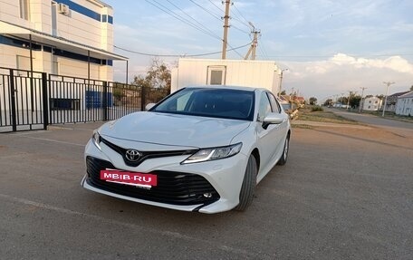 Toyota Camry, 2019 год, 3 100 000 рублей, 2 фотография
