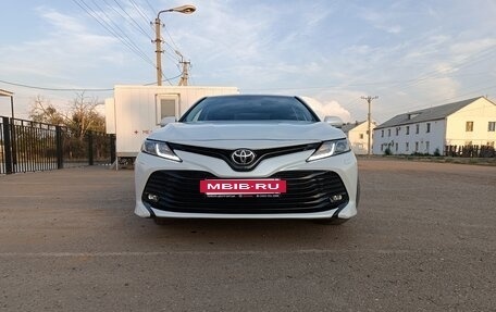 Toyota Camry, 2019 год, 3 100 000 рублей, 11 фотография
