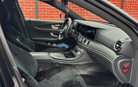 Mercedes-Benz E-Класс, 2022 год, 6 490 000 рублей, 9 фотография