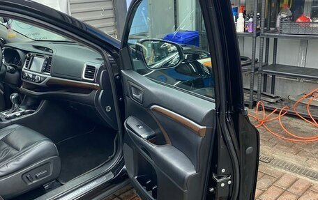 Toyota Highlander III, 2015 год, 2 650 000 рублей, 18 фотография