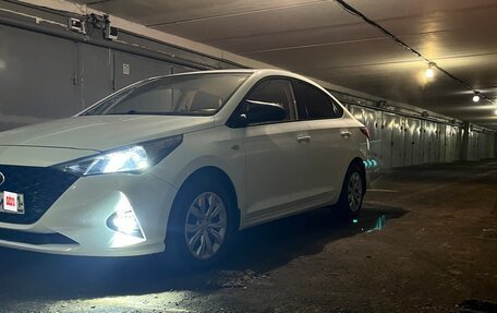 Hyundai Solaris II рестайлинг, 2017 год, 1 350 000 рублей, 2 фотография
