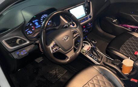 Hyundai Solaris II рестайлинг, 2017 год, 1 350 000 рублей, 15 фотография