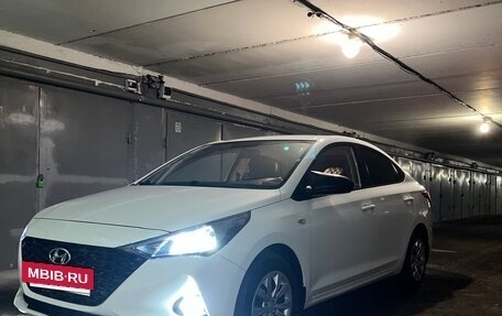 Hyundai Solaris II рестайлинг, 2017 год, 1 350 000 рублей, 12 фотография