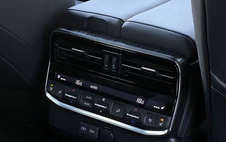 Toyota Land Cruiser, 2025 год, 18 490 000 рублей, 33 фотография