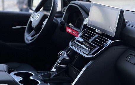 Toyota Land Cruiser, 2025 год, 18 490 000 рублей, 24 фотография