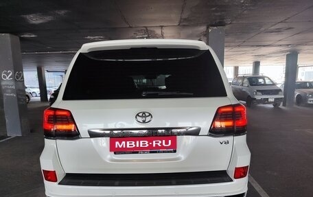 Toyota Land Cruiser 200, 2015 год, 3 950 000 рублей, 4 фотография