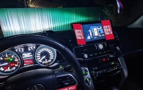 Toyota Land Cruiser 200, 2015 год, 3 950 000 рублей, 10 фотография