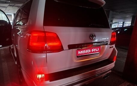 Toyota Land Cruiser 200, 2015 год, 3 950 000 рублей, 23 фотография