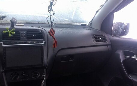 Volkswagen Polo VI (EU Market), 2011 год, 350 000 рублей, 18 фотография