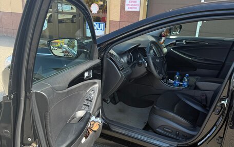 Hyundai Sonata VI, 2012 год, 880 000 рублей, 3 фотография