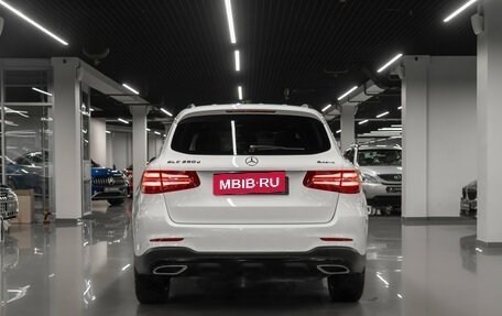 Mercedes-Benz GLC, 2017 год, 3 490 000 рублей, 6 фотография