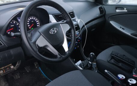 Hyundai Solaris II рестайлинг, 2011 год, 680 000 рублей, 9 фотография