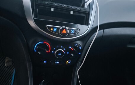 Hyundai Solaris II рестайлинг, 2011 год, 680 000 рублей, 8 фотография