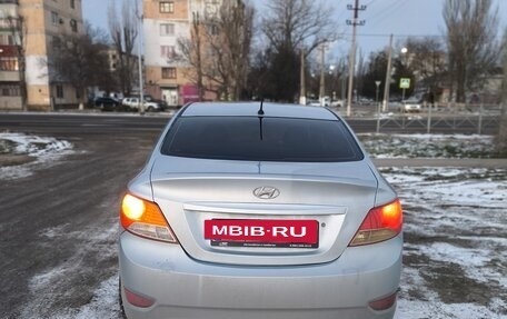 Hyundai Solaris II рестайлинг, 2011 год, 680 000 рублей, 4 фотография