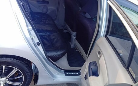 Honda Insight II рестайлинг, 2010 год, 750 000 рублей, 11 фотография