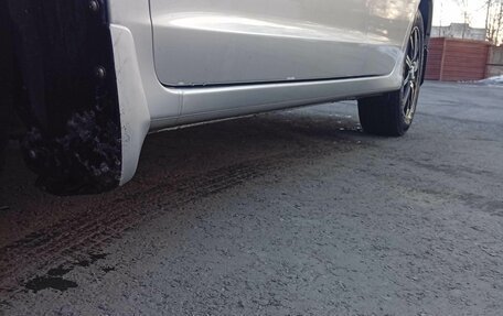 Honda Insight II рестайлинг, 2010 год, 750 000 рублей, 17 фотография