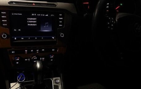 Volkswagen Passat B8 рестайлинг, 2015 год, 1 390 000 рублей, 4 фотография